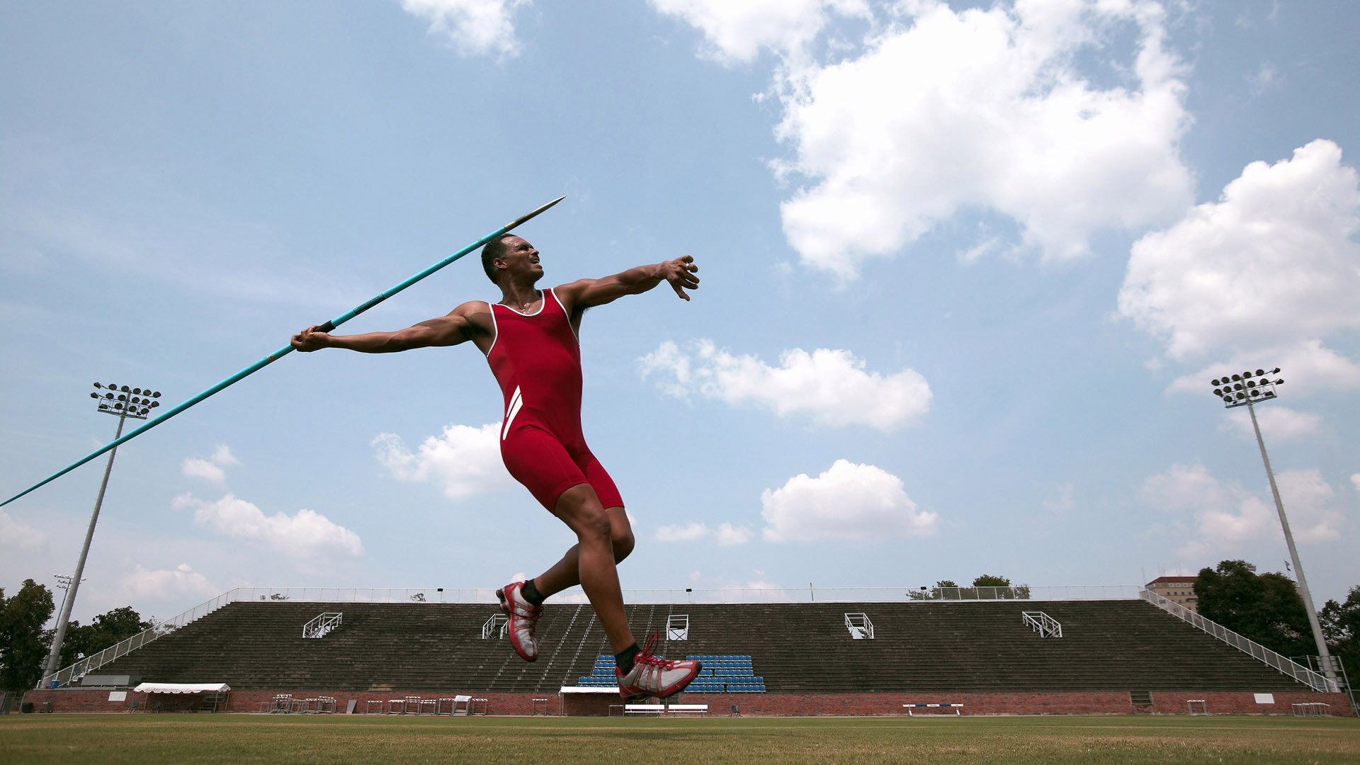 美国队前锋苏亚雷斯在巴黎奥运会上表现出色，苏亚雷斯首秀